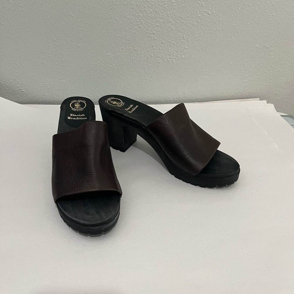 Danish Tradition made in USA clogs leather upper hand crafted size 6